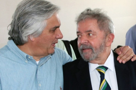 Advogados do ex-presidente pedem reparao de Delcidio do Amaralpor danos morais