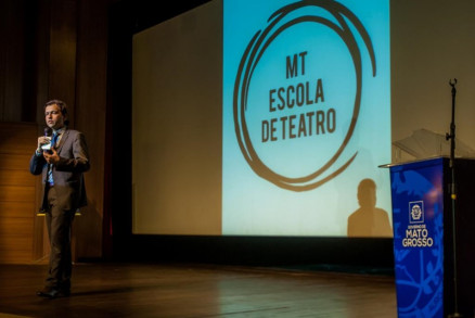 O primeiro curso, de Composio de trilhas sonoras, est voltado para pessoas acima de 18 anos
