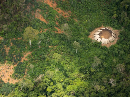 Comunidade isolada foi fotografada pela primeira vez em setembro de 2016; imagens foram divulgada por associa��o 