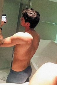 Gabriel Medina posta selfie de cueca 