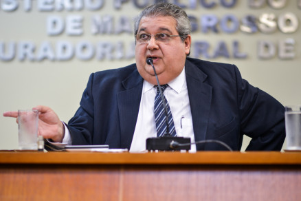 O procurador-geral de Justia, Paulo Prado cobrou esclarecimentos sobre atraso no duodcimo 