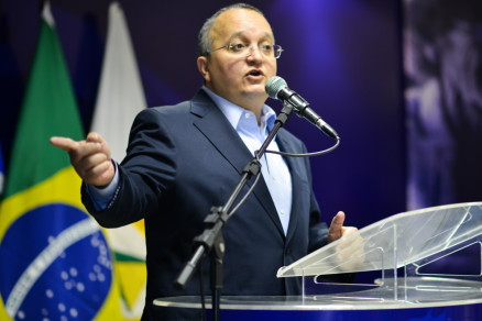 O governador Pedro Taques, que negou favorecer ministro da Casa Civil, Eliseu Padilha 