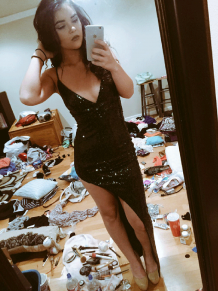 Alyssa, seu vestido e a baguna