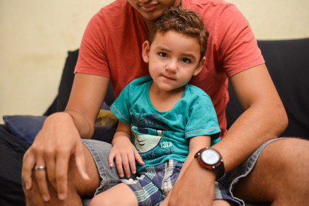O pequeno Miguel, de 2 anos, precisa de ajuda para descobrir a causa de sua sndrome