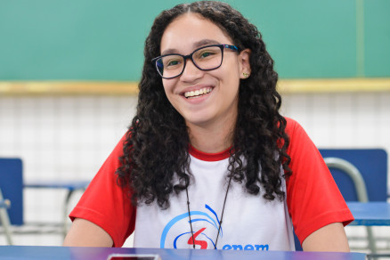 A cuiabana Thas Fonseca Lopes de Oliveira, 17 anos, tirou nota 1000 na redao do Enem