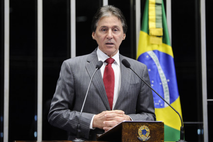 O senador Euncio Oliveira, novo presidente do Senado