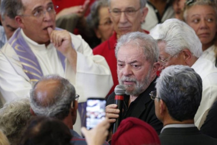 O discurso de Lula marcou o encerramento do velrio por volta das 15h30