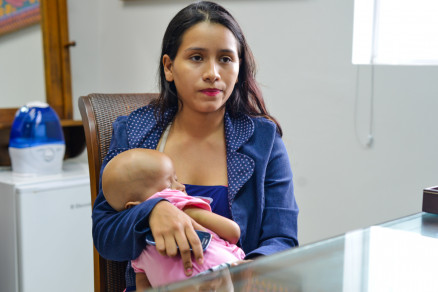 Monique Vieira pede ajuda para levar a filha, Nayara Vieira, para fazer tratamento no Hospital de Cncer de Barretos