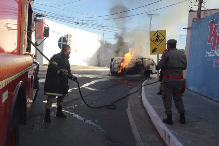 Corpo de Bombeiros conseguiui apagar chamas aps 15 minutos