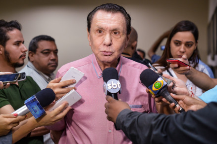 O deputado Carlos Bezerra, que criticou a priso de Francisco Faiad