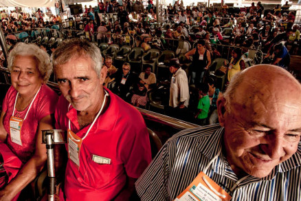 A caravana tem como carro-chefe os atendimentos oftalmolgicos e os servios de cidadania