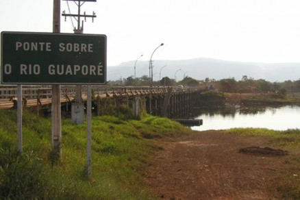 O Rio Guapor, onde os bombeiros realizam buscas desde a ltima segunda-feira (27)