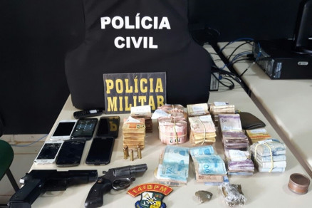 A polcia entrou os criminosos poucas horas depois do roubo