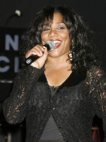 A cantora Joni Sledge que foi encontrada morta em casa 