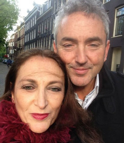 A atriz Dbora Olivieri com o futuro marido, Ruud Dankers