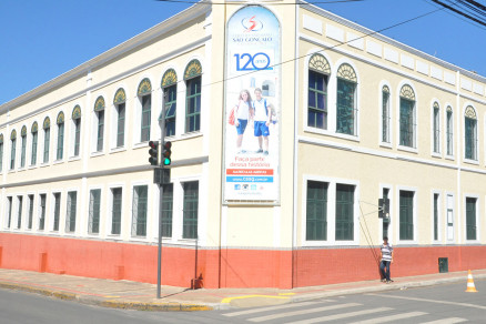 A fachada do Colgio Salesiano So Gonalo, em Cuiab