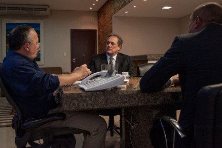 O governador Pedro Taques e o presidente do TJ, Rui Ramos, em reunio no Palcio 