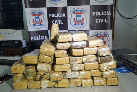 Pablo acabou confessando a posse de diversos tabletes de maconha
