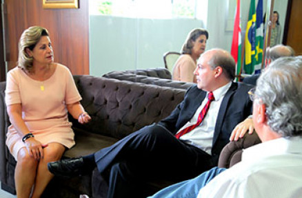 A prefeita Lucimar Campos, o procurador Mauro Curvo e o secretrio Jayme Campos