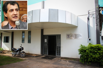 O pastor evanglico Paulo Roberto Alves (no detalhe) que  investigado de estupro