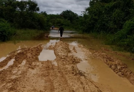 Local  difcil acesso e fica a mais de 250 quilmetros de Colniza