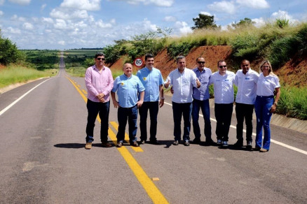  Governador anuncia pavimentao, entrega maquinrios e balsa no Xingu 