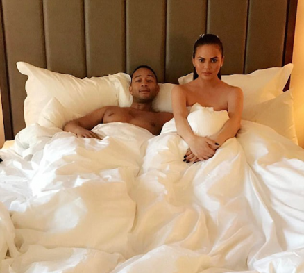 O cantor John Legend e a esposa, a modelo Chrissy Teigen