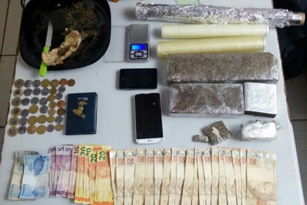 Os acusados e todo o material foram encaminhados at a Delegacia de Polcia Judiciria Civil 