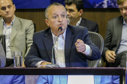 O governador Pedro Taques: 