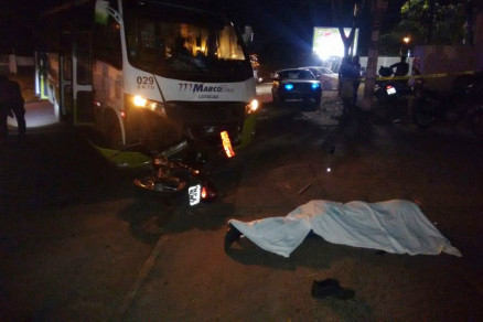 O motociclista Edson Franco da Silva foi arremessado e morreu na hora