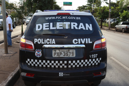 Viatura da Deletran, que atendeu a ocorrncia