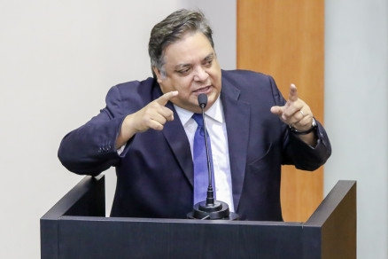 O deputado GIlmar Fabris, que chamou mdico de 