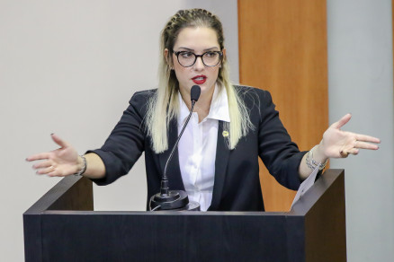 A deputada estadual Janaina Riva, cujo telefone foi grampeado ilegalmente