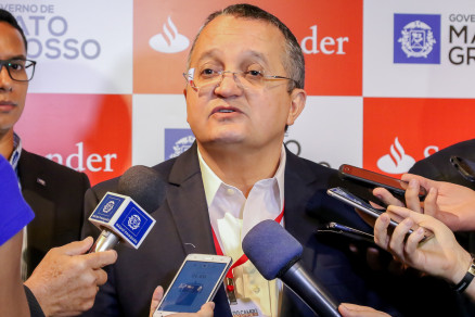 O governador Pedro Taques, que classificou pedido da oposio como 