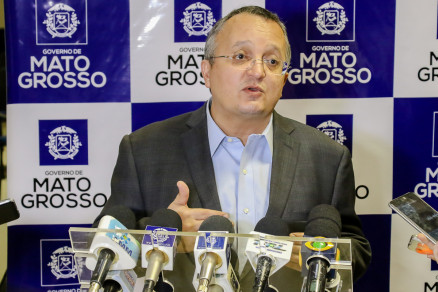 O governador Pedro Taques: conversa com prefeitos e deputados sobre Sade