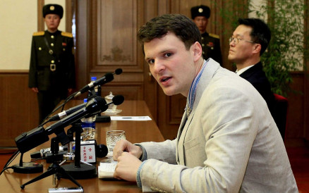 O estudante universitrio norte-americano Otto Warmbier em Pyongyang, em 29 de fevereiro
