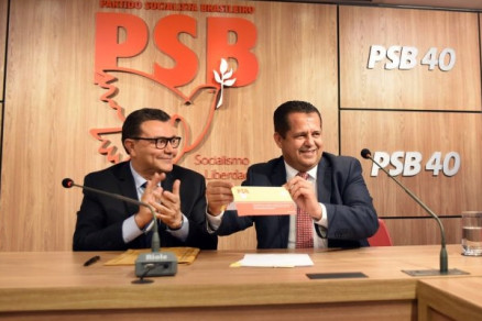 O deputado federal Valtenir Pereira, durante filiao no PSB na tarde desta quarta-feira (14)
