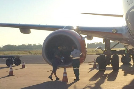 O avio pertencia  Gol e precisou retornar minutos aps a decolagem