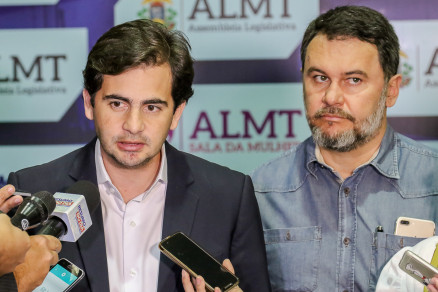 Os deputados Fabio Garcia e Oscar Bezerra, que n�o concordam com Valtenir na presid�ncia do PSB 