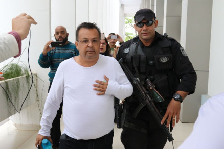 Um dos alvos da operao, o ex vereador Paulinho Brother, foi conduzido para prestar esclarecimentos no Gaeco