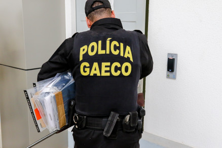 Agentes do AGeco cumprem mandados da Operao Convescote