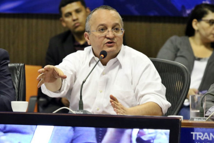 O governador Pedro Taques, que diz que membros do PSB s�o 