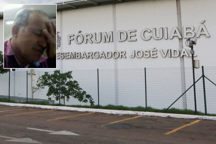 O funcionrio Jos Carias Neto (detalhe), durante a audincia de custdia