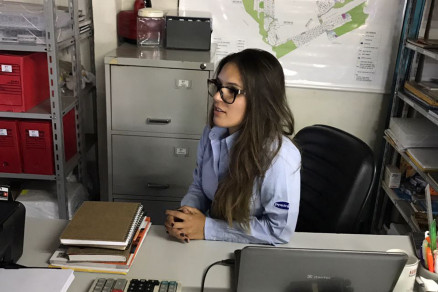 A mdica veterinria Larissa Milani Zem, que  produtora rural na regio