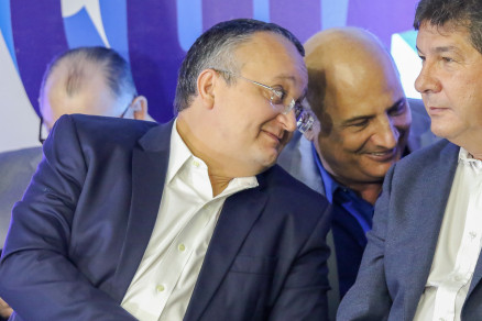 O governador Pedro Taques e o deputado Zeca Viana, em encontro na AMM