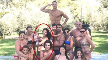 A namorada de CR7 segura um dos gmeos