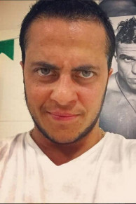 Thammy Miranda est com entradas proeminentes