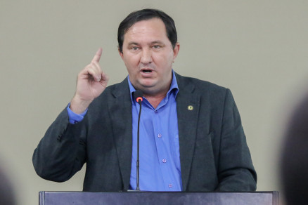 O deputado Valdir Barranco, que apontou falta de dilogo do Governo com profissionais da Educao