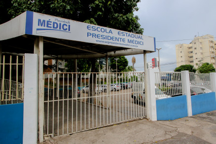 Tradicional Escola Presidente Mdici que, pelas regras atuais, tambm corre risco de ter nome alterado