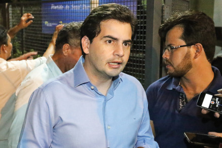 O deputado federal Fabio Garcia, que assina ficha de filia��o do DEM em janeiro